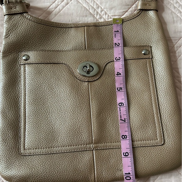 EUC COACH PENELOPE #16533 CHAMPAGNE DUNE TURN LOCK Crossbody - Picture 14 of 15